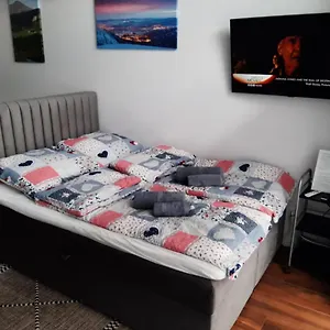  Apartment Aparta Lotnisko